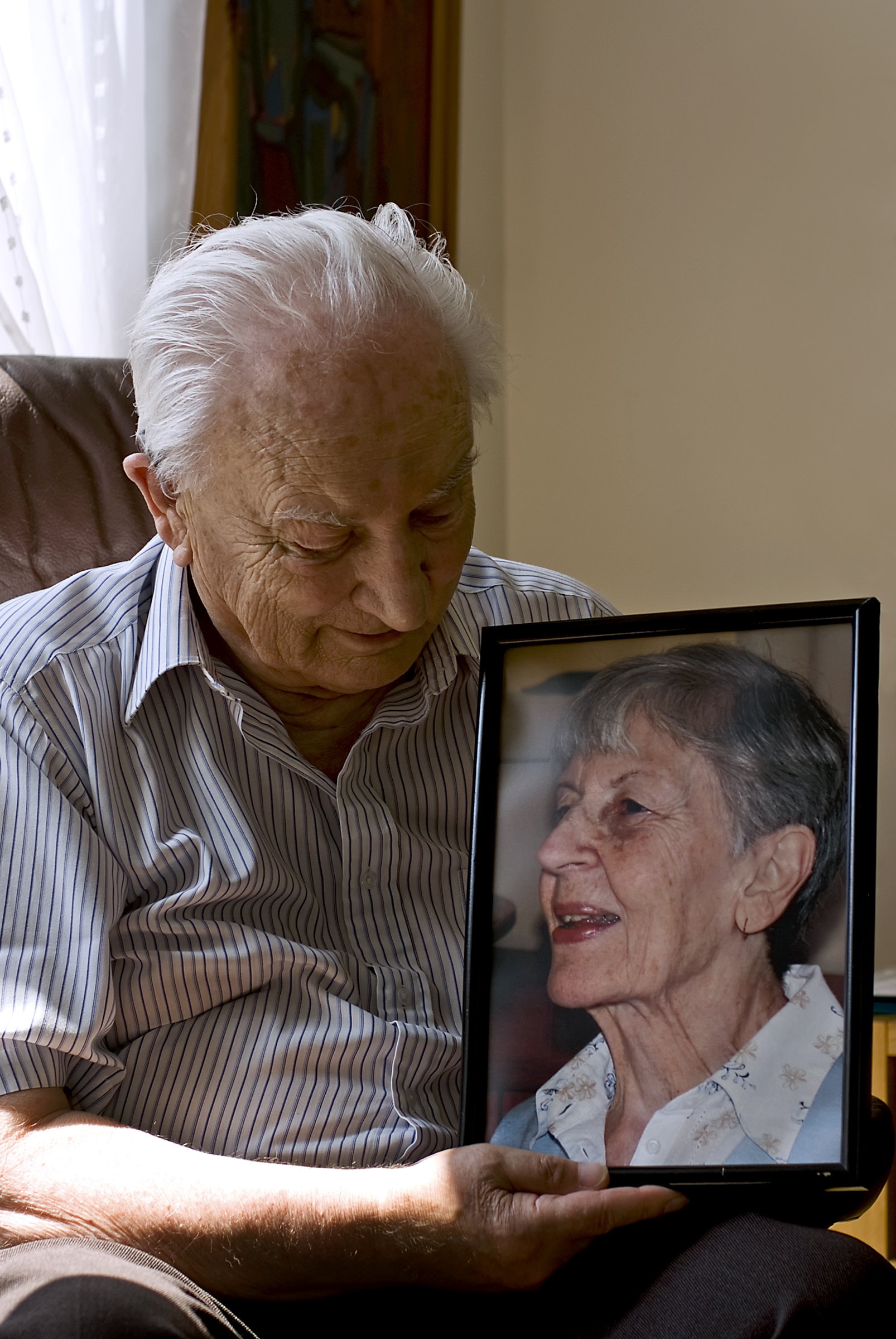A still taken from Cardiff/South Wales Jewish community oral history filming 2009, Jewish History Association of Wales/Cymdeithas Hanes Iddewig Cymru